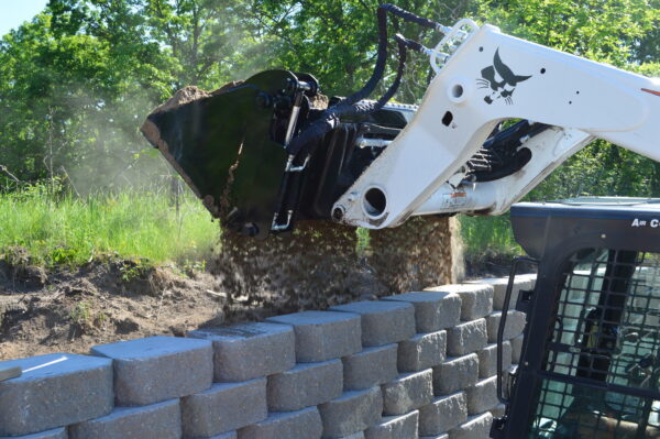 Top Dog 4 In 1 Bucket Outside Dumping Dirt